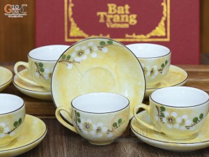 Bộ ấm chén dáng chóp lửa men đá màu vàng họa tiết hoa Đào xanh, 500ml