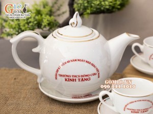 Bộ ấm chén dáng chóp lửa men trắng họa tiết Bồ Công Anh kẻ chỉ vàng, in logo quà tặng 20/11