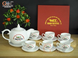 Bộ ấm chén dáng chóp lửa men trắng kẻ chỉ vàng kim - in logo