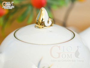 Bộ ấm chén dáng chóp lửa men trắng vẽ chuồn trúc, 500ml