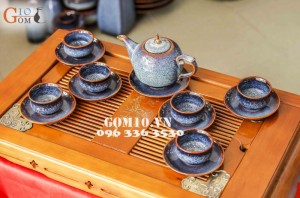 Bộ ấm chén dáng chóp lửa men xanh sóng biển