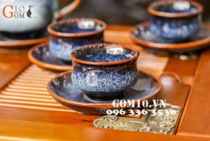 Bộ ấm chén dáng chóp lửa men xanh sóng biển