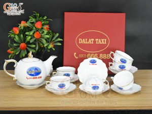 Bộ ấm chén mẫu đơn men trắng kẻ chỉ vàng kim, in logo