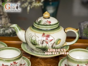 Bộ ấm chén dáng chóp men vuốt, vẽ sen, đầy đủ phụ kiện