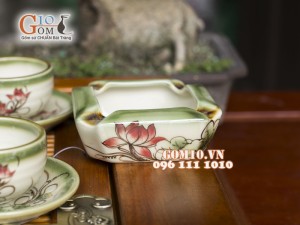 Bộ ấm chén dáng chóp men vuốt, vẽ sen, đầy đủ phụ kiện