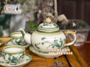 Bộ ấm chén dáng chóp men vuốt, vẽ tre xanh