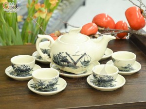 Bộ ấm chén dáng công men cổ cảnh Làng Quê, 350ml