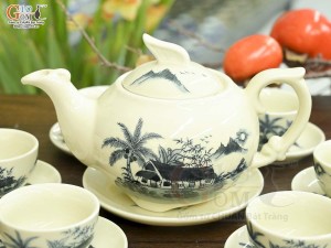 Bộ ấm chén dáng công men cổ cảnh Làng Quê, 350ml