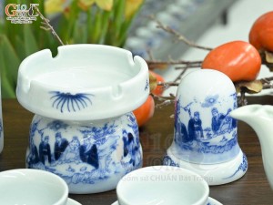 Bộ ấm chén dáng công men lam cổ cảnh Trúc Lâm Thất Hiền đầy đủ phụ kiện, 350ml