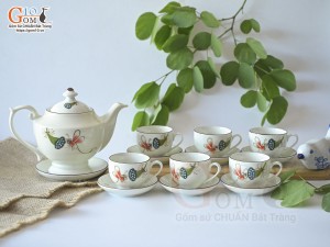 Bộ ấm chén dáng đèn thần men kem vẽ Chuồn Sen, 600ml