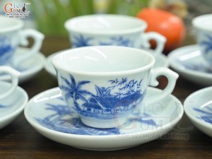 Bộ ấm chén dáng đèn thần men lam cổ cảnh Làng Quê, 600ml