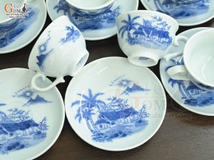 Bộ ấm chén dáng đèn thần men lam cổ cảnh Làng Quê, 600ml