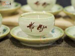 Bộ ấm chén dáng gốc cây men vuốt vẽ tre xanh in logo, 350ml