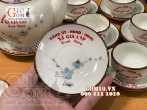 Bộ ấm chén dáng hồng vẽ đào xanh men kem - inlogo