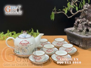 Bộ ấm chén dáng hồng vẽ đào xanh men kem - inlogo