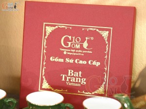 Bộ ấm chén dáng phú quý men xanh cảnh làng quê kẻ chi vàng kim, 500ml