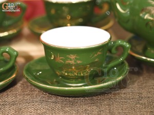 Bộ ấm chén dáng phú quý men xanh cảnh làng quê kẻ chi vàng kim, 500ml