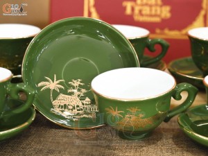 Bộ ấm chén dáng phú quý men xanh cảnh làng quê kẻ chi vàng kim, 500ml