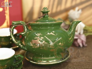 Bộ ấm chén dáng phú quý men xanh cảnh làng quê kẻ chi vàng kim, 500ml