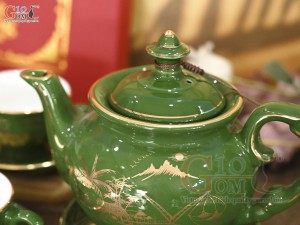 Bộ ấm chén dáng phú quý men xanh cảnh làng quê kẻ chi vàng kim, 500ml
