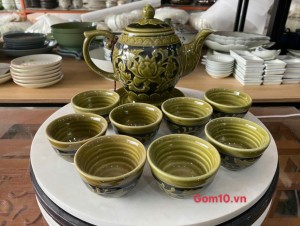 Bộ ấm chén dáng quả đào màu xanh đen khắc nổi sen, 500ml