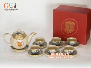 Bộ ấm chén dáng quả đào men rạn cổ bọc đồng, in logo