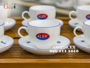 Bộ ấm chén dáng quả đào men trắng kẻ chỉ xanh - in logo