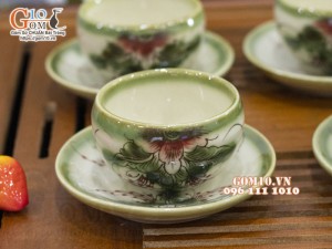Bộ ấm chén dáng quả đào men vuốt vẽ hoa Phù Dung, 500ml
