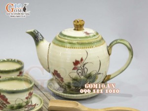 Bộ ấm chén dáng quả đào men vuốt, vẽ Sen 500ml