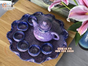 Bộ ấm chén dáng quả hồng men hoả biến tím khay lá sen
