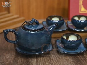 Bộ ấm chén dáng quả hồng men hỏa biến xanh đá chén lòng hoa, 350ml