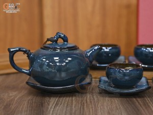 Bộ ấm chén dáng quả hồng men hỏa biến xanh đá chén lòng hoa, 350ml