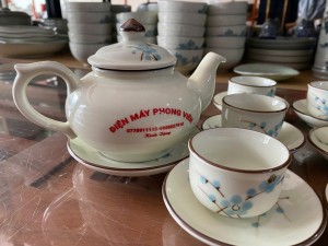 Bộ ấm chén dáng quả hồng men kem, 350ml  in logo hàng dư