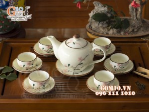 Bộ ấm chén dáng quả hồng men kem vẽ hoa Đào phai, 350ml