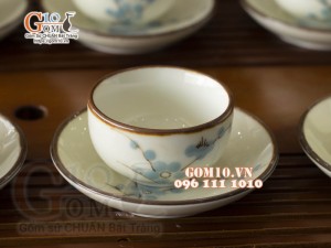 Bộ ấm chén dáng quả hồng men kem vẽ hoa Đào xanh, 350ml