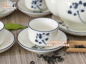 Bộ ấm chén dáng quả hồng men kem vẽ hoa Sen đen, 350ml