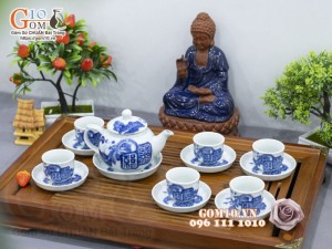 Bộ ấm chén dáng quả hồng men lam cổ vẽ Mai Thọ, 280ml