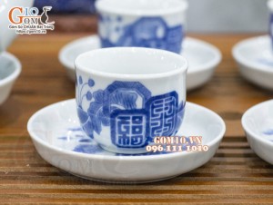 Bộ ấm chén dáng quả hồng men lam cổ vẽ Mai Thọ, 280ml