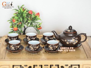 Bộ ấm chén dáng quả hồng men nâu chỉ đỏ khắc hoa mai trắng, 350ml