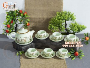 Bộ ấm chén dáng quả hồng men ngọc họa tiết Trúc Lâm Thất Hiền vẽ vàng, 300ml