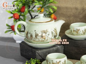 Bộ ấm chén dáng quả hồng men ngọc họa tiết Trúc Lâm Thất Hiền vẽ vàng, 300ml