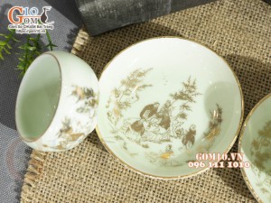 Bộ ấm chén dáng quả hồng men ngọc họa tiết Trúc Lâm Thất Hiền vẽ vàng, 300ml