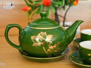 Bộ ấm chén dáng quả hồng men xanh hoa sen vẽ vàng kim, 350ml