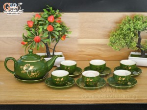Bộ ấm chén dáng quả hồng men xanh hoa sen vẽ vàng kim, 350ml