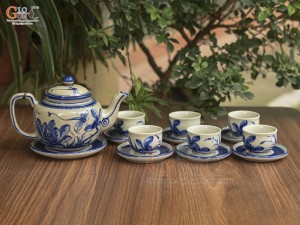 Bộ ấm chén dáng quai vuông men cổ vẽ chuồn sen xanh lam, 350ml