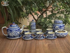 Bộ ấm chén dáng quai vuông men cổ vẽ hoa nền băng 350ml, đầy đủ phụ kiện