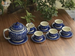 Bộ ấm chén dáng quai vuông men cổ vẽ hoa phù dung nền băng, 350ml