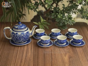 Bộ ấm chén dáng quai vuông men cổ vẽ hoa phù dung xanh lam, 350ml