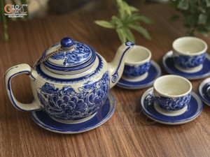 Bộ ấm chén dáng quai vuông men cổ vẽ hoa phù dung xanh lam, 350ml