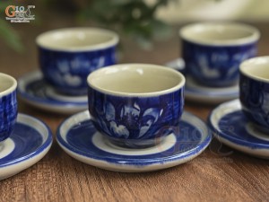 Bộ ấm chén dáng quai vuông men cổ vẽ hoa Sen nền băng, 350ml